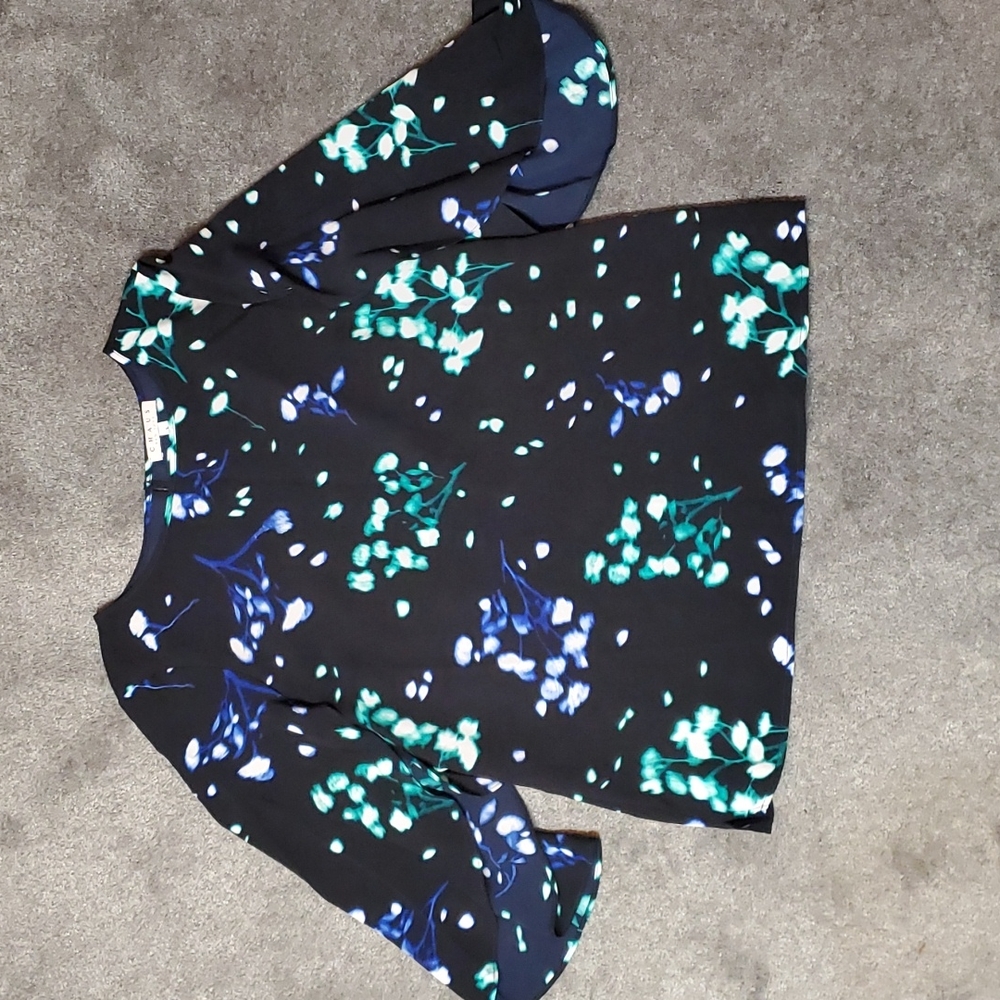 Chaus top